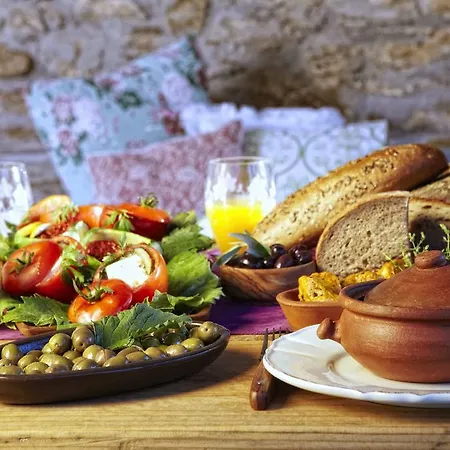 Gullu Konaklari Han/Misafirhane Selçuk