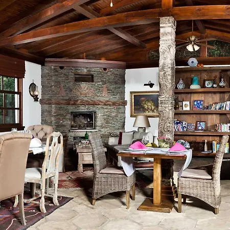 Gullu Konaklari Selçuk