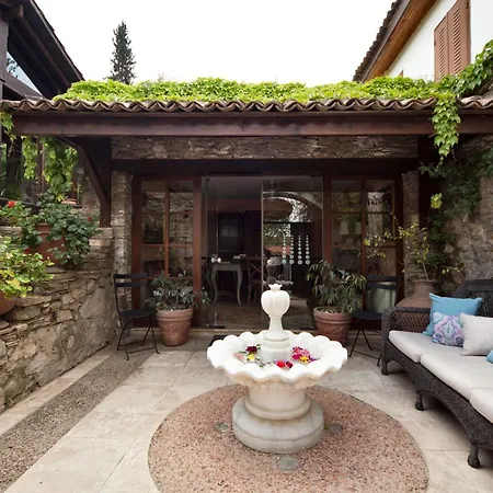 Gullu Konaklari Selçuk